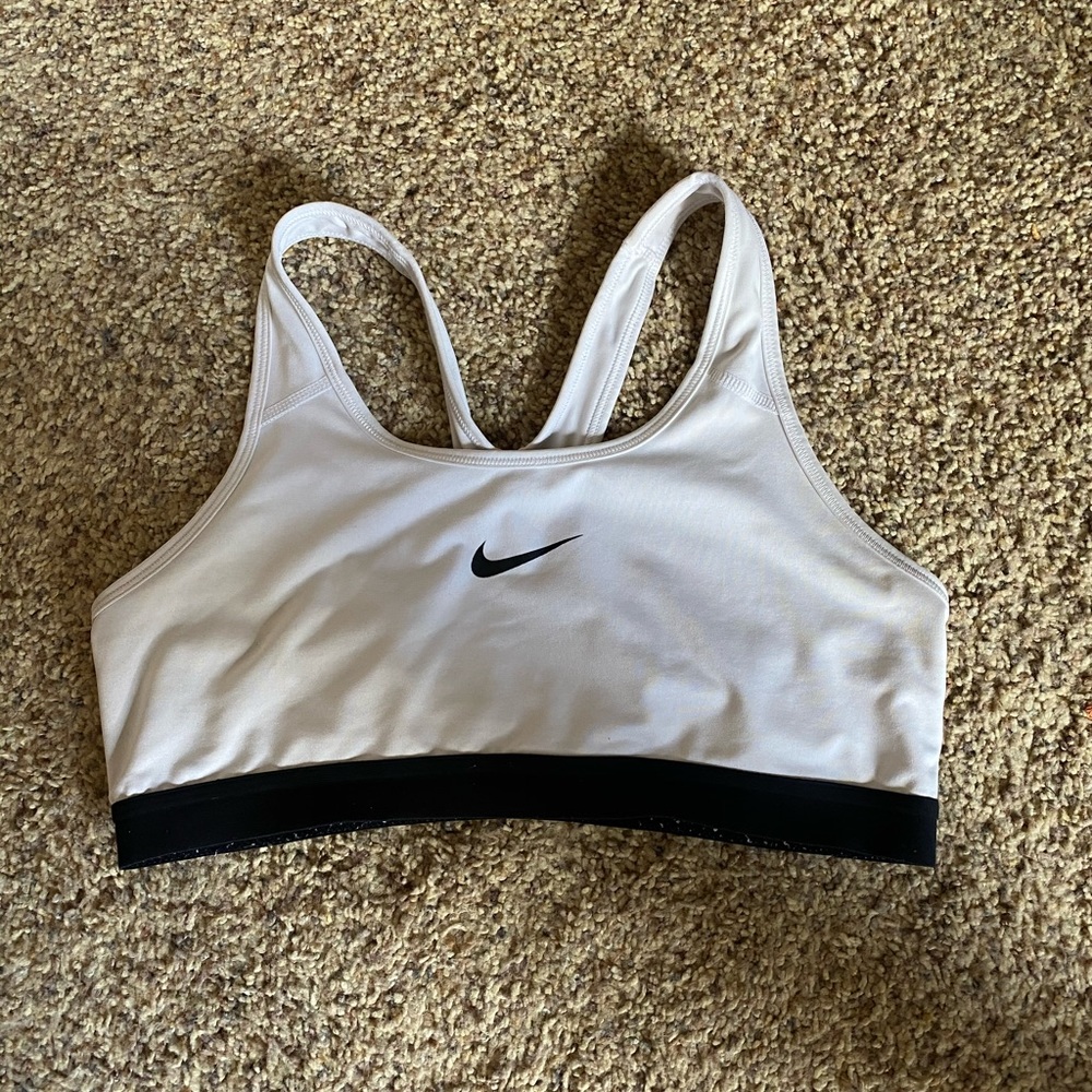 Nike pro sports bra